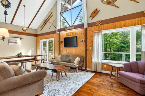 Living - 11 Stratton View Rd, Winhall, VT 05340 photo 2 of 8