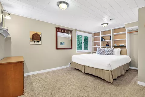 Bedroom - 11 Stratton View Rd, Winhall, VT 05340 photo 5 of 8