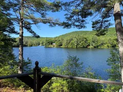 1049 Main St, Grafton, NH 03240