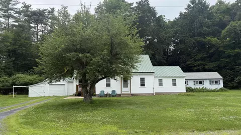 27 Ainsworth Rd, Claremont, NH 03743