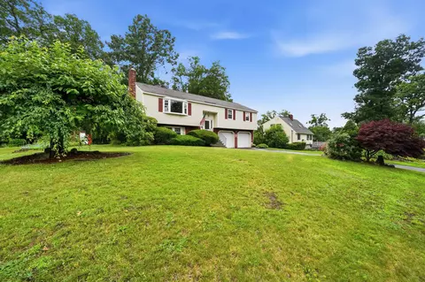 26 Veronica Ave, Salem, NH 03079