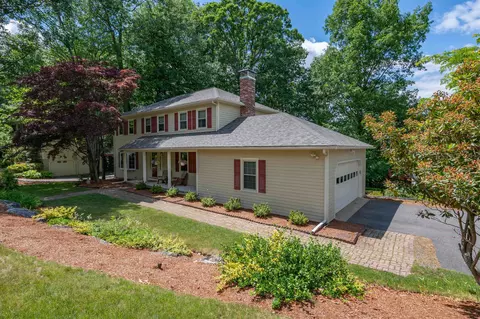 3 Aspen Ct, Nashua, NH 03062