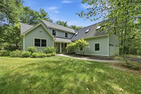 8 Freshet Rd, Madbury, NH 03823