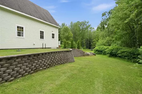 Exterior - 148 E Holderness Rd, Holderness, NH 03245 photo 3 of 11