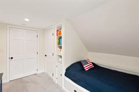 Bedroom - 148 E Holderness Rd, Holderness, NH 03245 photo 5 of 7