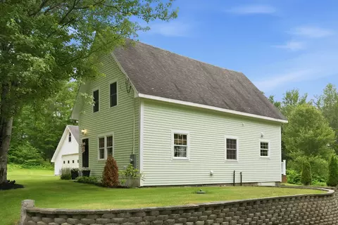 Exterior - 148 E Holderness Rd, Holderness, NH 03245 photo 2 of 11