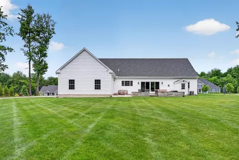 Exterior - 21 Walnut Hill Dr, Hooksett, NH 03106 photo 3 of 5