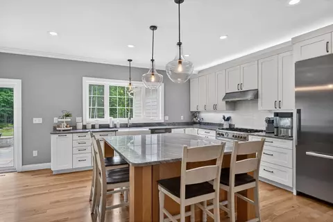 Kitchen - 21 Walnut Hill Dr, Hooksett, NH 03106 photo 3 of 8