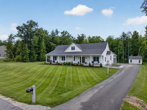21 Walnut Hill Dr, Hooksett, NH 03106