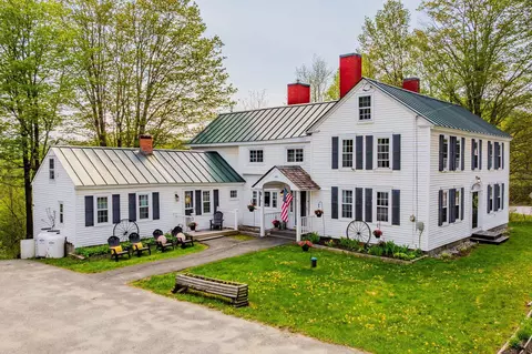 474 Vt Route 25, Topsham, VT 05086