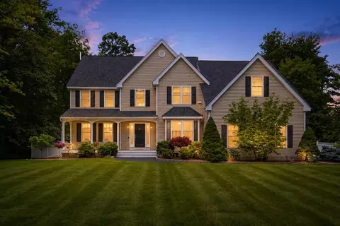 3 Taconic Dr, Merrimack, NH 03054