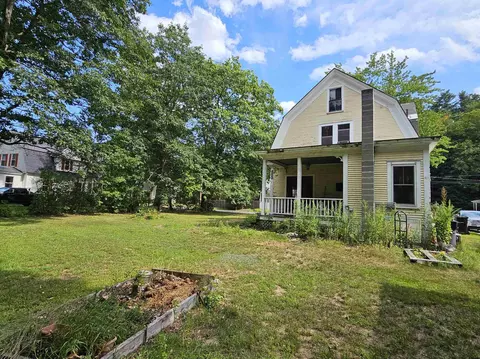 43 Woodland St, Claremont, NH 03743