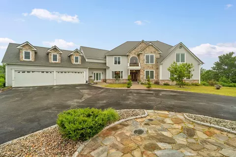 129 North Rd, Hillsborough, NH 03244