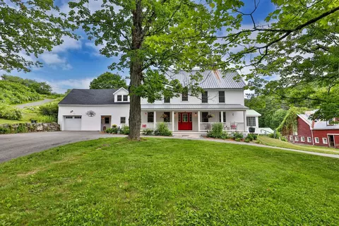 35 Theron Fisher Rd, Grafton, VT 05146