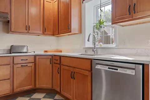 Kitchen - 62 Pullman Ln, White River Junction, VT 05001 photo 6 of 6