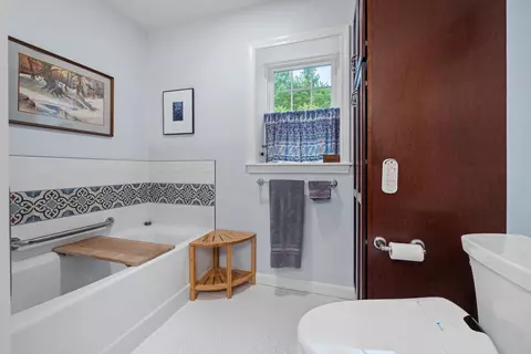Bath - 62 Pullman Ln, White River Junction, VT 05001 photo 4 of 6