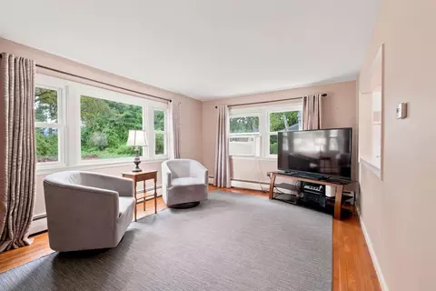Living - 5 Dover St, Concord, NH 03301 photo 1 of 3