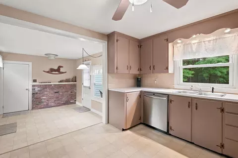 Kitchen - 5 Dover St, Concord, NH 03301 photo 1 of 2