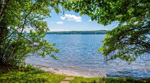 618 Shore Dr, Laconia, NH 03246