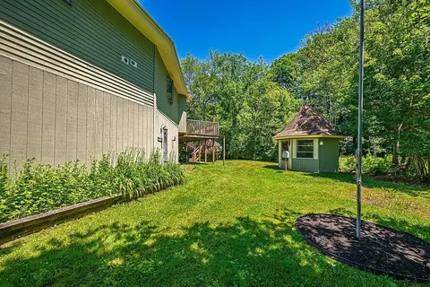 Exterior - 25 Frontier St, Rye, NH 03870 photo 3 of 14
