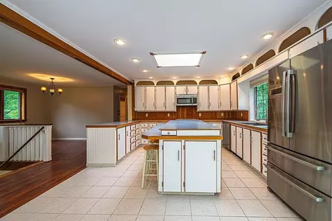 Kitchen - 25 Frontier St, Rye, NH 03870 photo 2 of 4