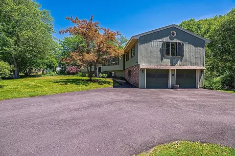 Exterior - 25 Frontier St, Rye, NH 03870 photo 2 of 14
