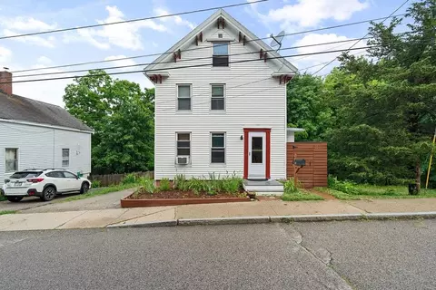 49 Mount Auburn St, Somersworth, NH 03878