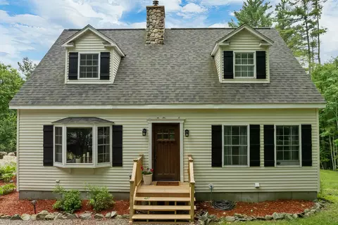 39 Beach Pond Rd, Wolfeboro, NH 03894