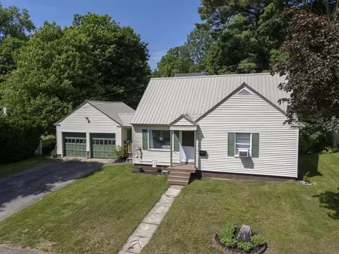 60 Crescent St, Laconia, NH 03246