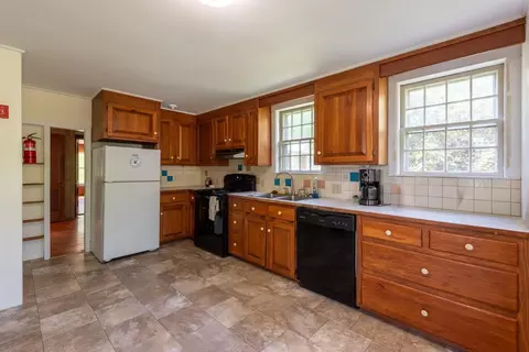 Kitchen - 48 56 Perkins Ln, Temple, NH 03084 photo 1 of 4
