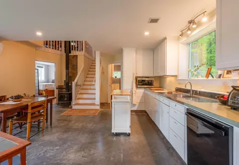 Kitchen - 48 56 Perkins Ln, Temple, NH 03084 photo 4 of 4