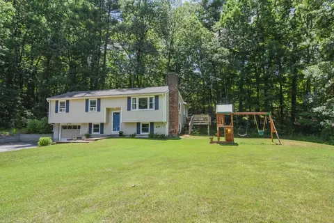 3 Greenleaf St, Merrimack, NH 03054