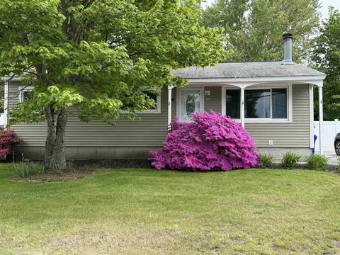 254 Greeley St, Manchester, NH 03102