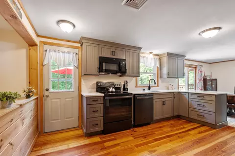 Kitchen - 7 Al St, Derry, NH 03038 photo 2 of 5