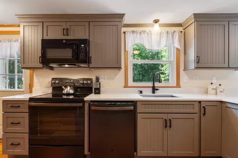 Kitchen - 7 Al St, Derry, NH 03038 photo 4 of 5