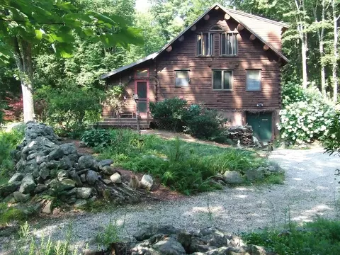 759 1st Crown Point Rd, Strafford, NH 03884