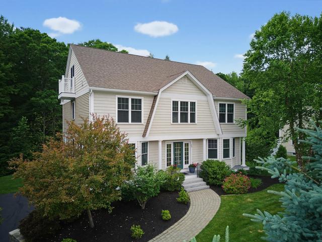 33 Chisholm Farm Dr, Stratham, NH 03885