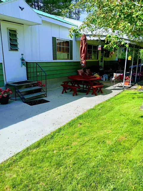 2 Ponderosa Park, Charlestown, NH 03603