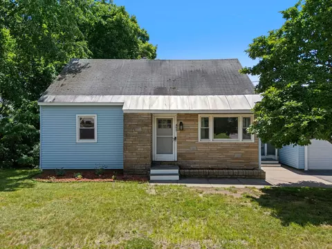 493 Laurel St, Manchester, NH 03103