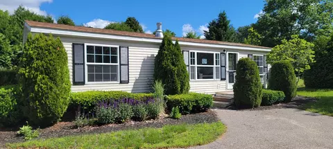 16 Magnolia Ln, Belmont, NH 03220