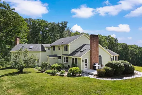 Exterior - 101 Mansion Rd, Dunbarton, NH 03046 photo 5 of 7