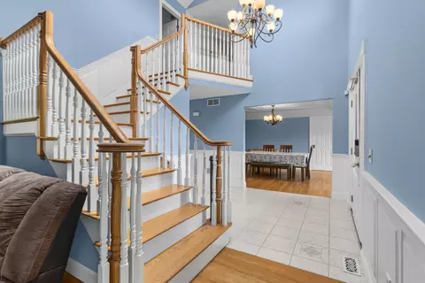 Entry Way - 101 Mansion Rd, Dunbarton, NH 03046 photo 3 of 6