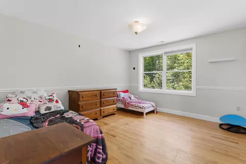 Bedroom - 101 Mansion Rd, Dunbarton, NH 03046 photo 4 of 10