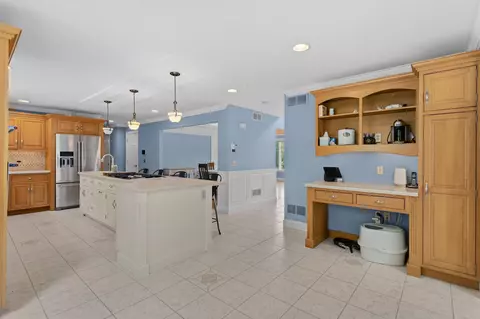 Kitchen - 101 Mansion Rd, Dunbarton, NH 03046 photo 3 of 11