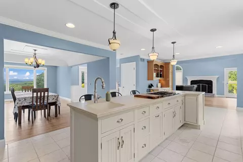 Kitchen - 101 Mansion Rd, Dunbarton, NH 03046 photo 6 of 11