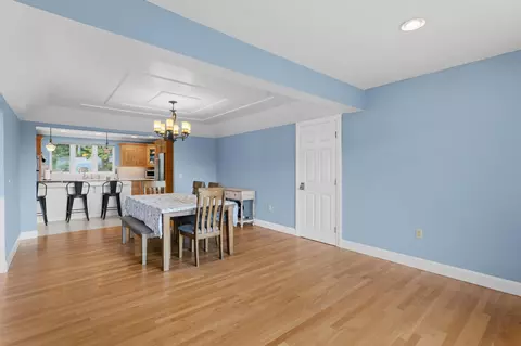 Dining - 101 Mansion Rd, Dunbarton, NH 03046 photo 1 of 4