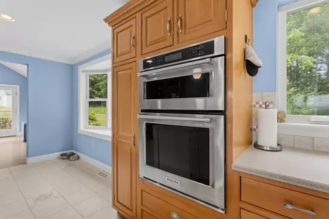 Kitchen - 101 Mansion Rd, Dunbarton, NH 03046 photo 10 of 11