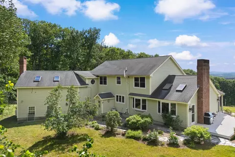 Exterior - 101 Mansion Rd, Dunbarton, NH 03046 photo 6 of 7