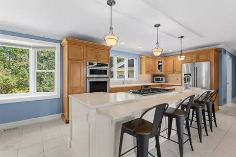 Kitchen - 101 Mansion Rd, Dunbarton, NH 03046 photo 1 of 11