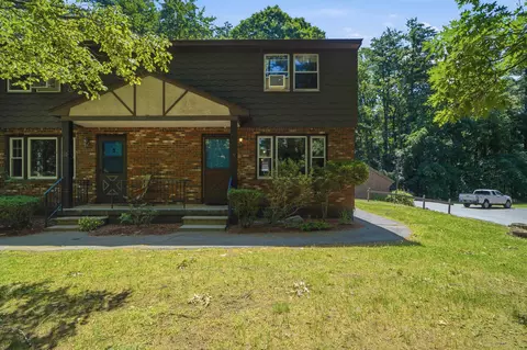 9 Midridge Cir, Londonderry, NH 03053